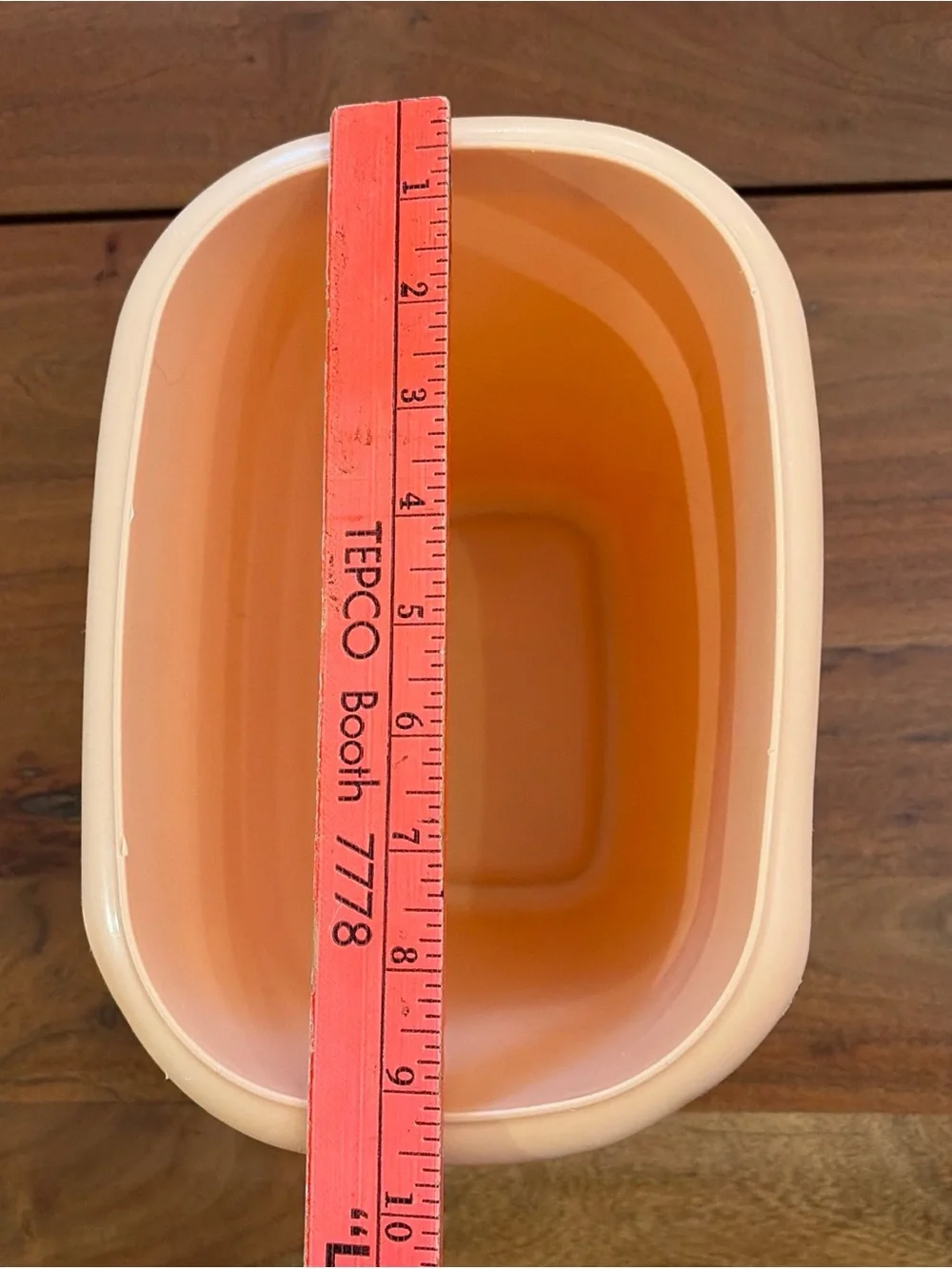 Vintage 1980s Rubbermaid Peach 10